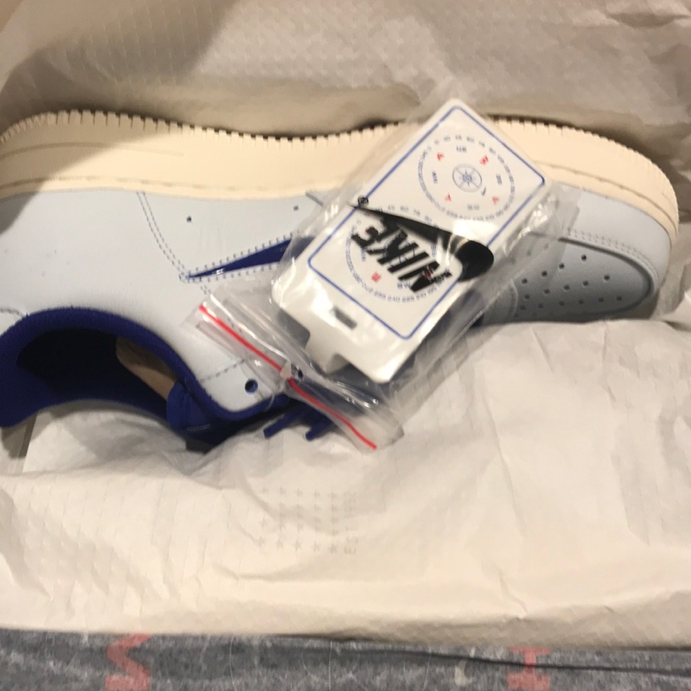 NIKE
AIR FORCE 1 '07 JEWEL PREMIUM - Picture 4 of 6